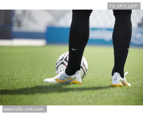 球星同框足球鞋品牌推荐 足球场上的脚下传奇之选 球星同框足球鞋品牌推荐 足球场上的脚下传奇之选