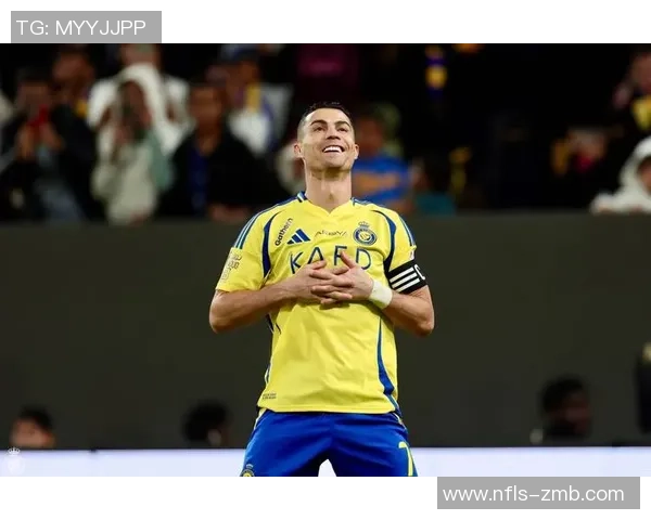 足球巨星头缠绷带奋勇拼搏展现不屈精神赢得全场掌声