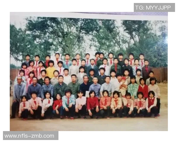 绿茵巨星的成长轨迹与辉煌人生奋斗故事 绿茵巨星的成长轨迹与辉煌人生奋斗故事