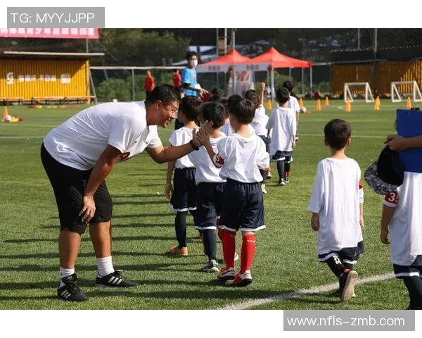 足球巨星驰骋绿茵场精彩瞬间 捕捉每一个震撼时刻的精彩瞬间 足球巨星驰骋绿茵场精彩瞬间 捕捉每一个震撼时刻的精彩瞬间